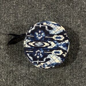 Vera Bradley IKAT ISLAND Round Bag